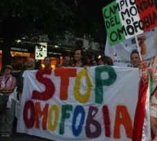 stop homofobia italia
