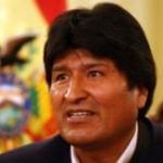 Evo Morales insinúa la existencia de una relación entre la homosexualidad y la ingesta de pollo supuestamente hormonado