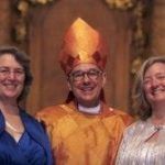 Dos reverendas episcopalianas, abiertamente lesbianas, contraen matrimonio en la catedral de Boston (Massachusetts)
