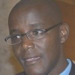 El primer político abiertamente gay de Kenia se retira de la carrera electoral