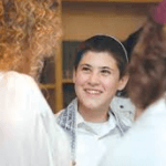 La salida del armario del adolescente trans Tom Sosnik ocurrió en el contexto de una celebración religiosa judía