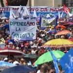 Multitudinaria manifestación contra un proyecto de ley de uniones entre personas del mismo sexo en Italia