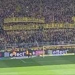 Hinchas del Borussia Dortmund exhiben un mensaje homófobo en un partido contra el Schalke 04