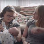 Dove incluye a una madre transexual en una campaña por las «madres reales»