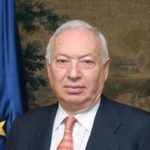 El eurodiputado del PP García-Margallo aclara que su voto contrario a la resolución de apoyo a los derechos LGTB fue un error