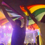 Siete detenidos en Egipto por ondear banderas arcoíris durante un concierto