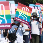 El colectivo LGTBI de Myanmar se hace visible en las protestas contra el golpe de Estado