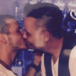 El presidente de la Cámara alta del Parlamento de Austria, abiertamente gay, desafía la homofobia con un beso