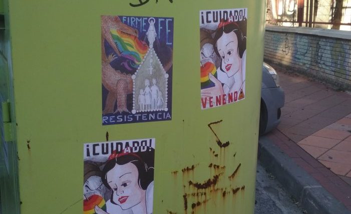 Aparecen carteles homófobos en las inmediaciones de centros escolares de Murcia
