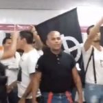 Un grupo de «defensores de la familia» mexicanos increpa a varios activistas LGTB al grito de «Sieg Heil» y con el saludo fascista…
