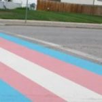 Una ciudad de Canadá pintará con la bandera trans un paso de cebra con motivo de su Orgullo local